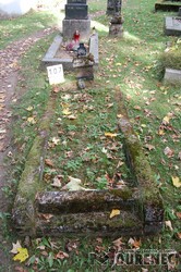 Photos of the grave 107