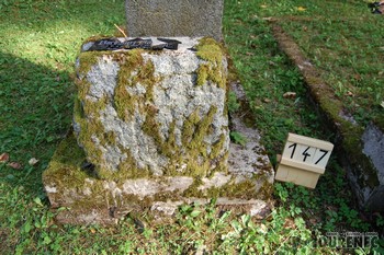 Photos of the grave 147