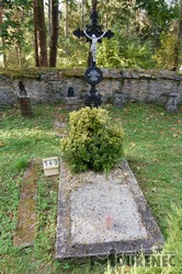 Photos of the grave 149