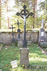 Photos of the grave 181