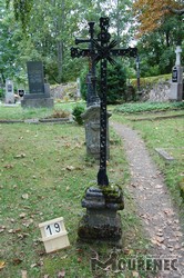 Photos of the grave 19