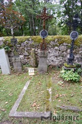 Photos of the grave 35