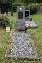 Photos of the grave 40