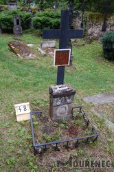 Photos of the grave 48
