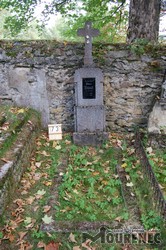 Photos of the grave 73