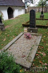 Photos of the grave 91